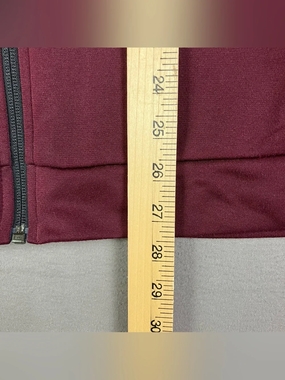 The North Face Men’s Size M Cinder 100 Full Zip Fleece Sweater Jacket Burgundy.